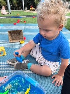 boy-jelly-playing